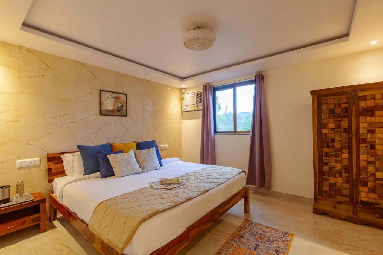 Stayvista's Serenity Hills: Luxe Retreat with Valley Views and Pool Mahabaleshwar Exterior photo
