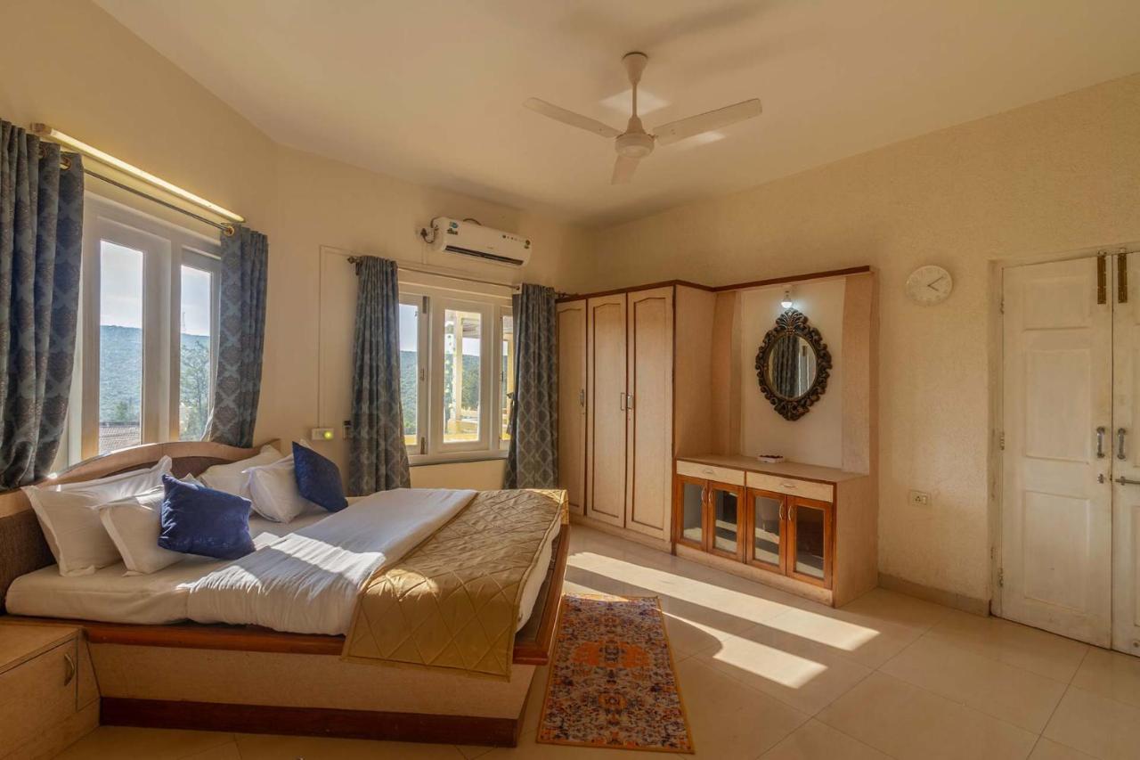 Stayvista's Serenity Hills: Luxe Retreat with Valley Views and Pool Mahabaleshwar Exterior photo