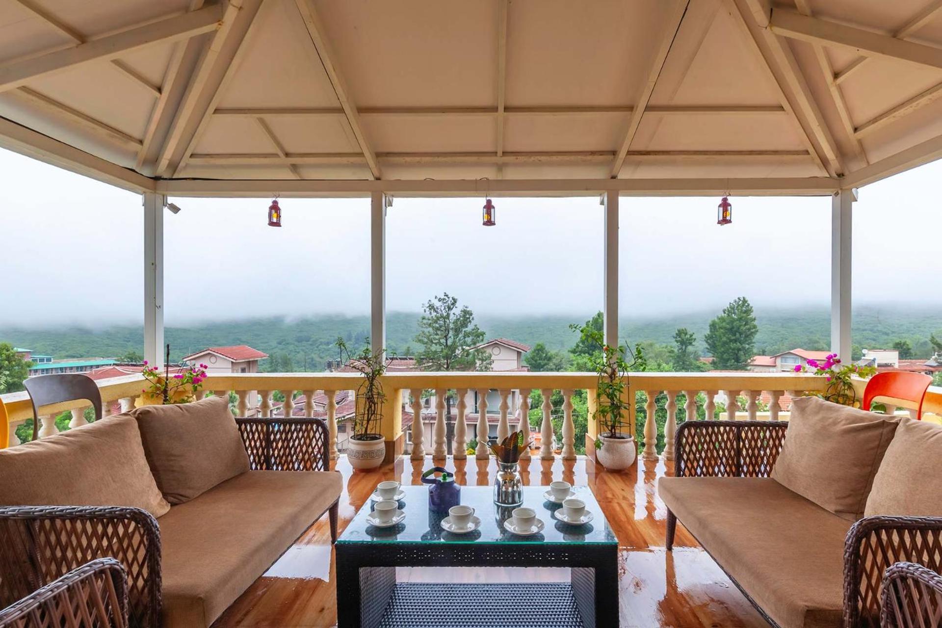 Stayvista's Serenity Hills: Luxe Retreat with Valley Views and Pool Mahabaleshwar Exterior photo