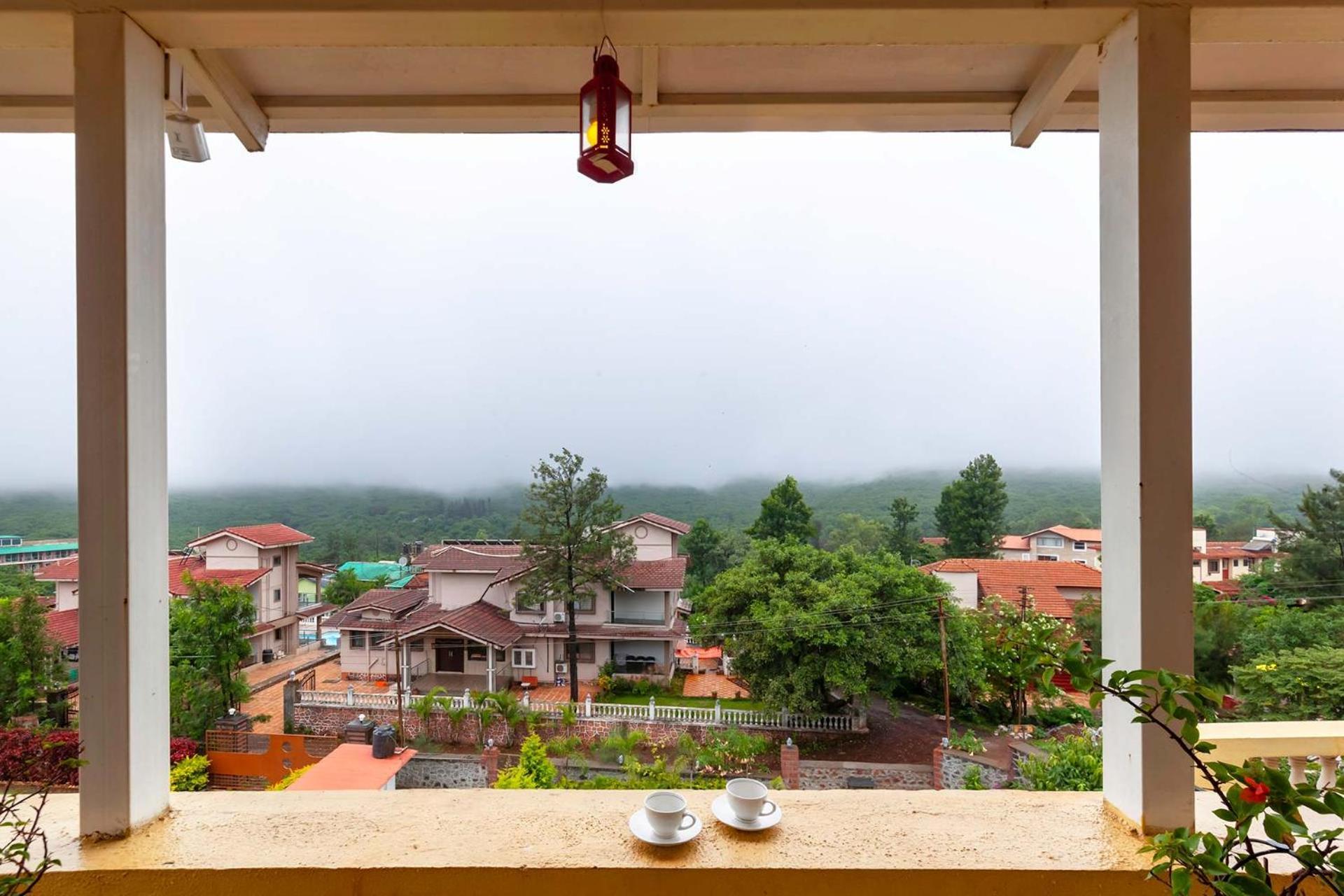 Stayvista's Serenity Hills: Luxe Retreat with Valley Views and Pool Mahabaleshwar Exterior photo